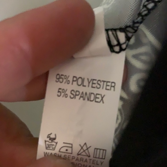 🌻 Blue white boho bandana print open back jumpsuit. Size XL - Picture 5 of 6